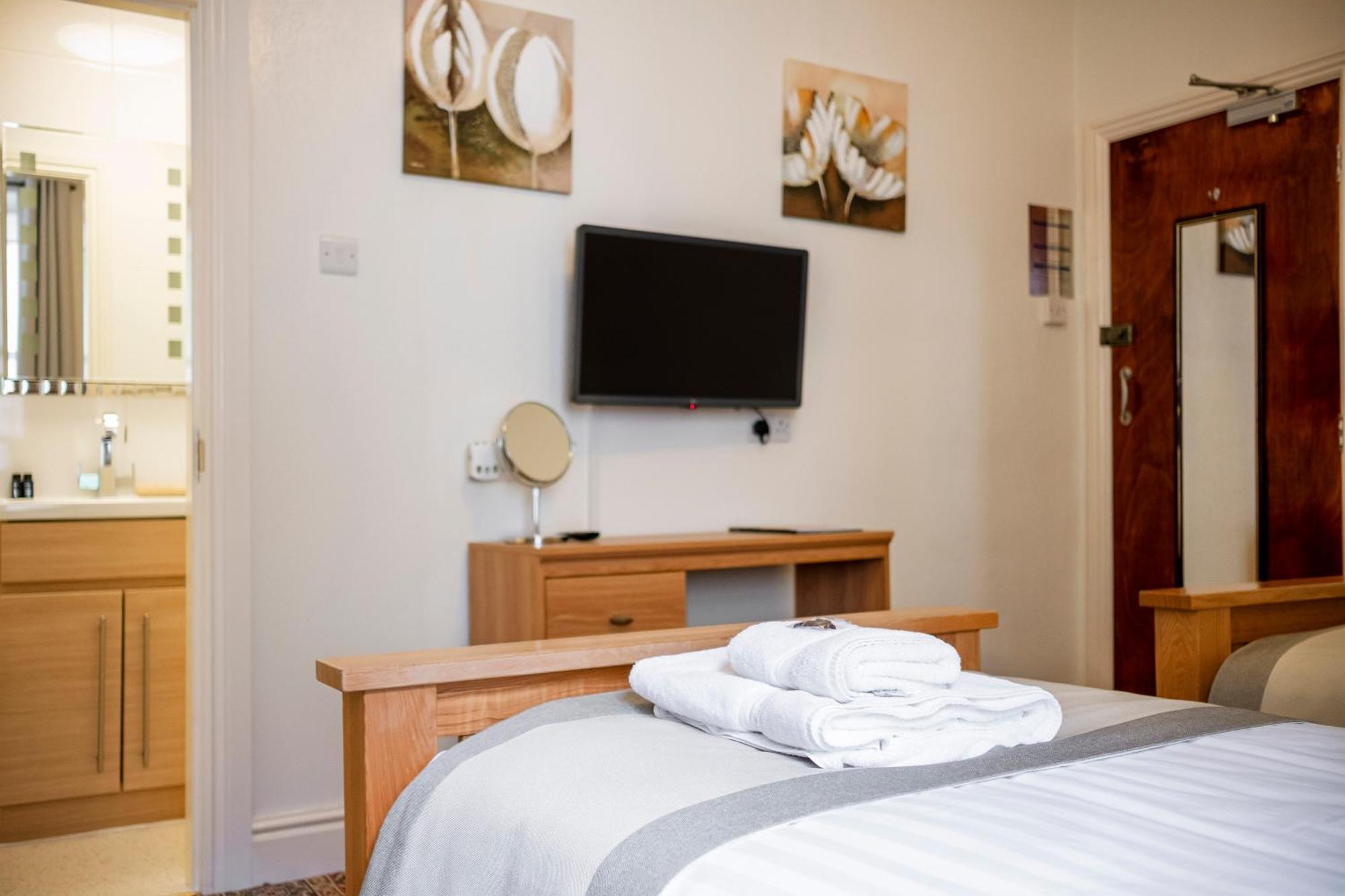 Inglewood - Opul Express Hotel Douglas Quarto foto